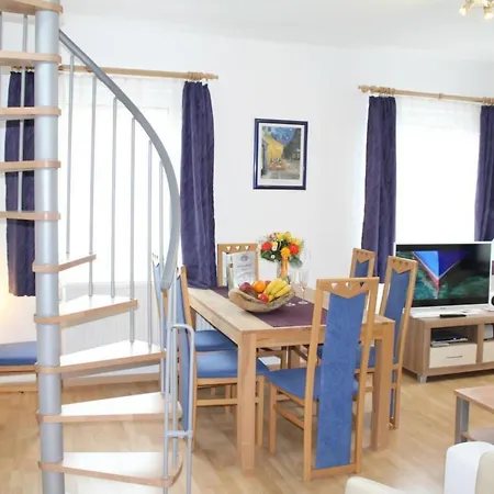 Schoene In Mit Garten By Interhome Apartamento