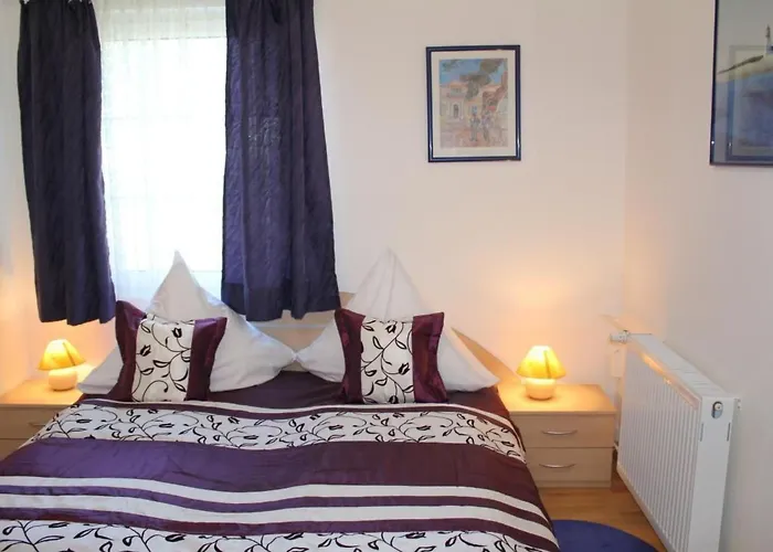 Schoene In Mit Garten By Interhome Apartamento Daun