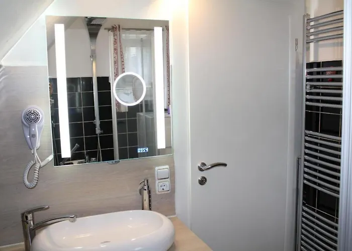 Schoene In Mit Garten By Interhome 道恩